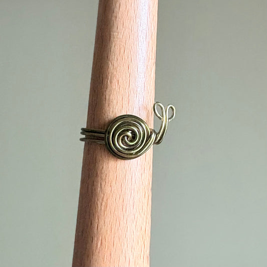 "Enchanted Snail" Spiral Wire wrapped Ring - Olive Green