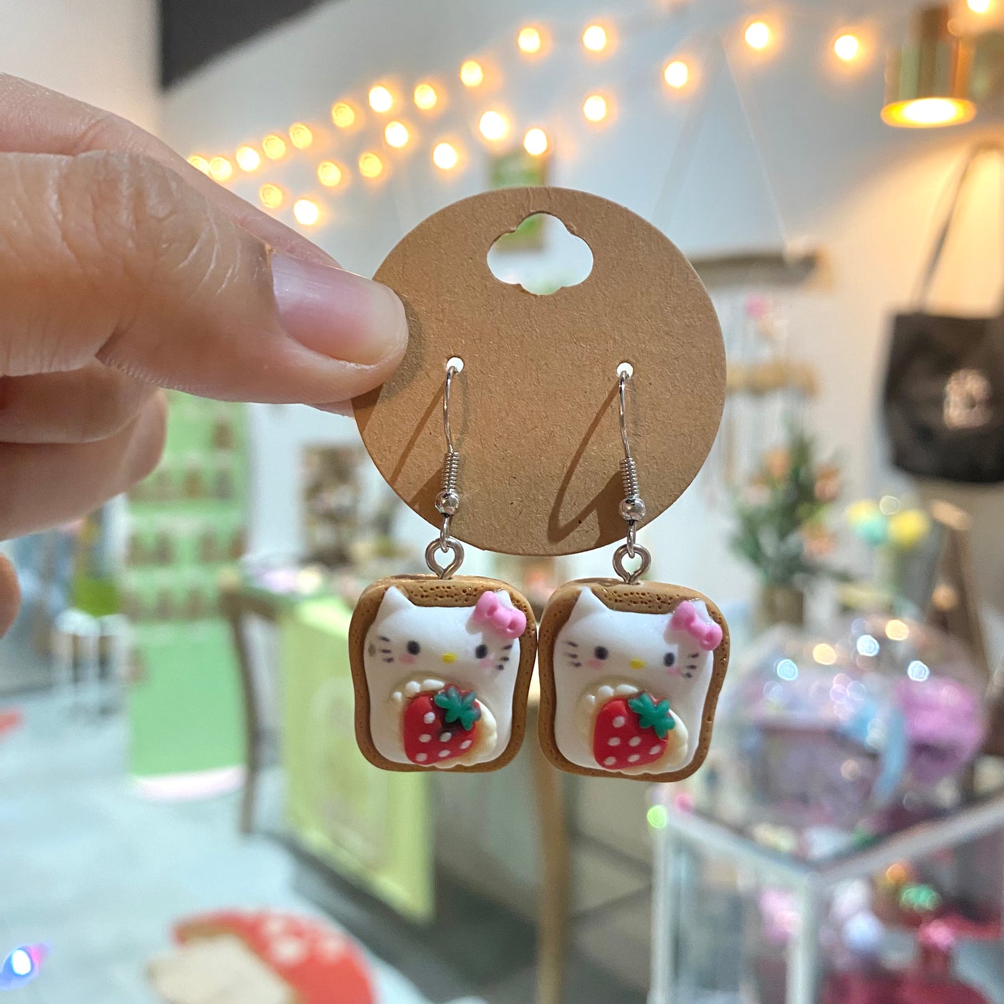 HK Kawaii  Kitty toast earrings